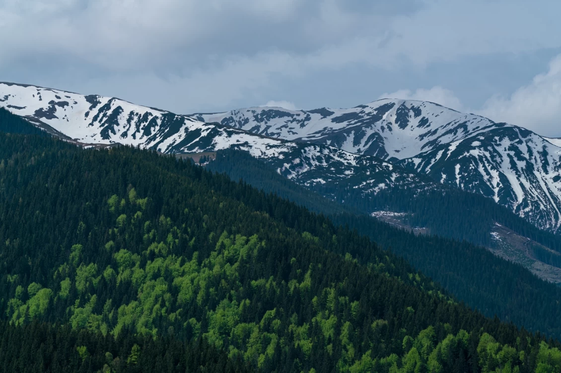 Făgăraș Mountains: Your Guide to Unique Accommodations in Romania’s Transylvanian Alps
