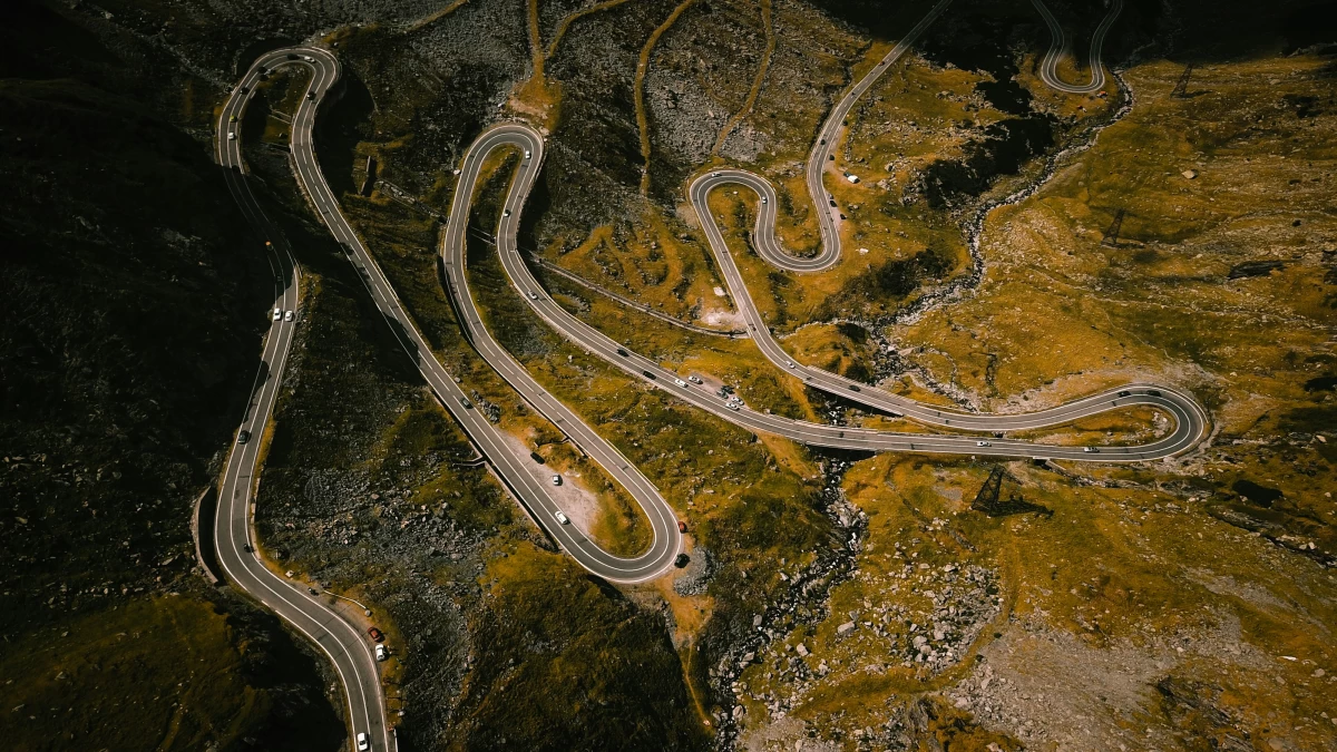 Transalpina vs. Transfăgărășan: Which Romanian Mountain Road Should You Explore in 2025?