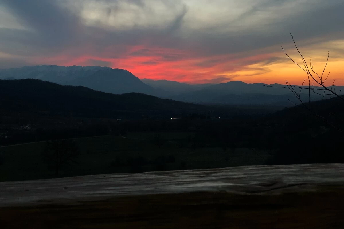 https://www.travlocals.com/uploads/0000/191/2022/02/13/98879f51-768a-41b0-95fa-3c0d0cbd6e3d.webp