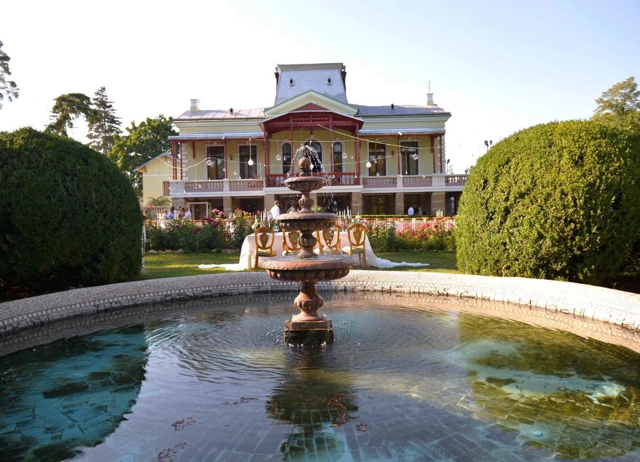 Polizu Manor, Luxury Domain in Authentic Moldova