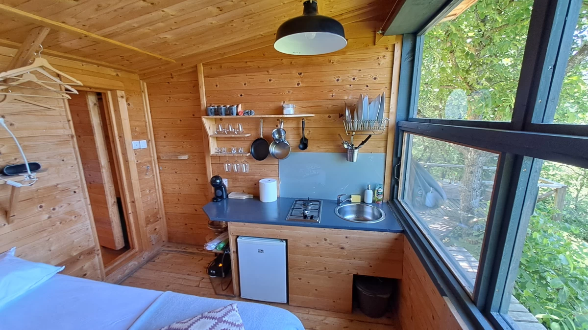 https://www.travlocals.com/uploads/0000/29/2025/07/05/20250616-121604.webp