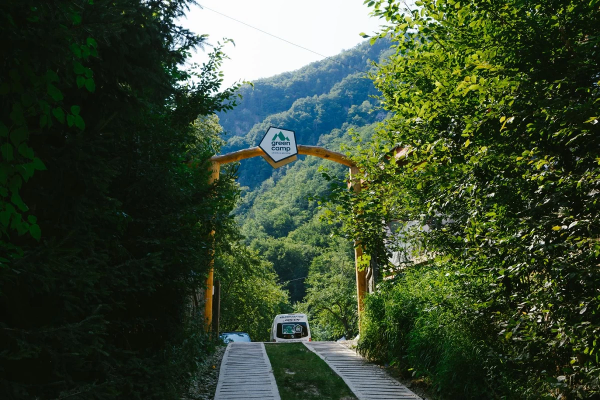 https://www.travlocals.com/uploads/0000/304/2025/07/04/1-11.webp