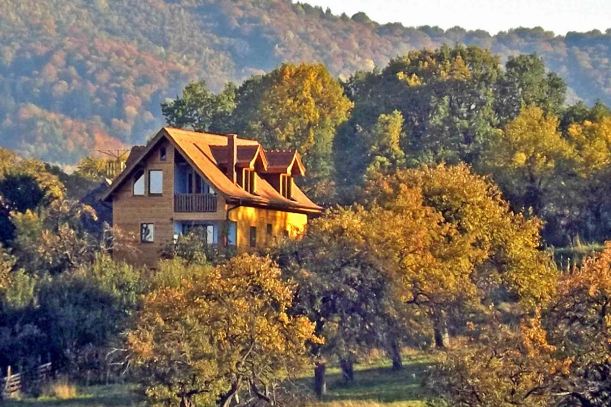 Casa Zollo • rustic villa with panoramic view at the Carpathian foothills • for special demands