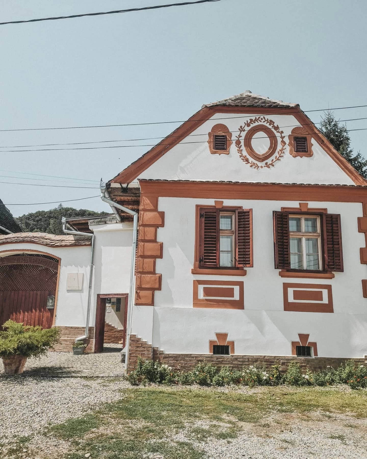 https://www.travlocals.com/uploads/0000/51/2022/03/28/246716002-4607898989270238-5699937514175640841-n.webp