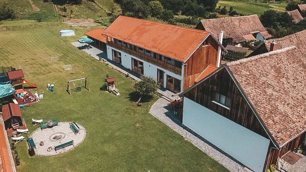https://www.travlocals.com/uploads/0000/51/2022/03/28/276175667-5114765001916965-5773384957605109288-n.webp