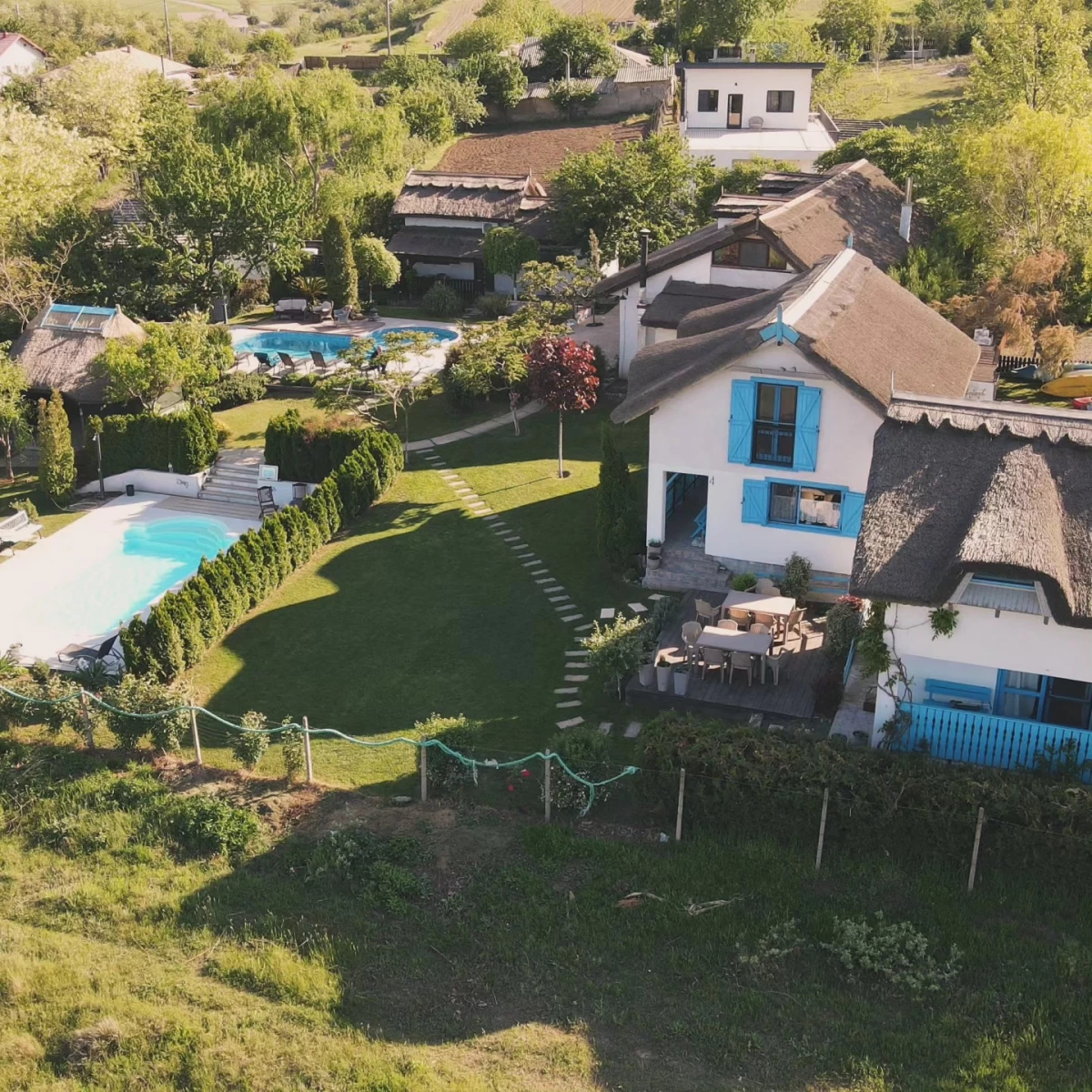 https://www.travlocals.com/uploads/0000/98/2025/06/05/491353165-1266420895494111-6924896986281528315-n.webp