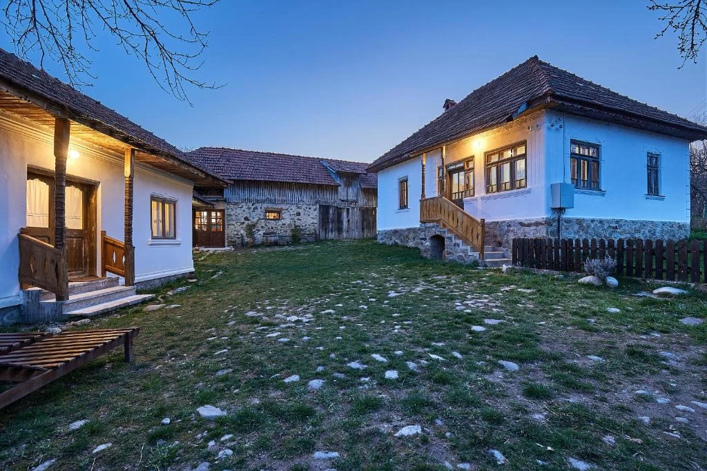 POTECARII, near Transalpina, Northern Oltenia