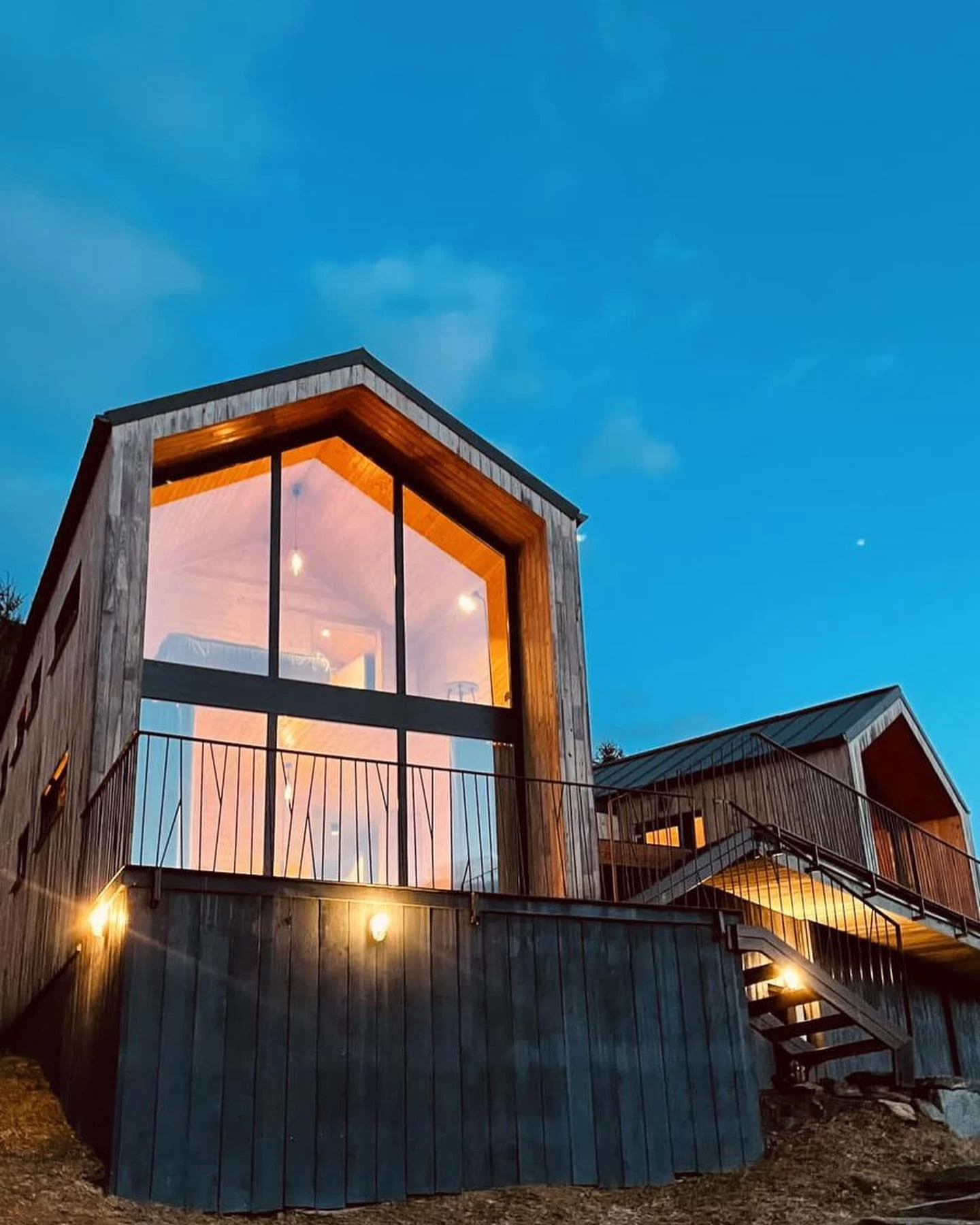Berg Cabin: Cabana scandinava in Muntii Apuseni