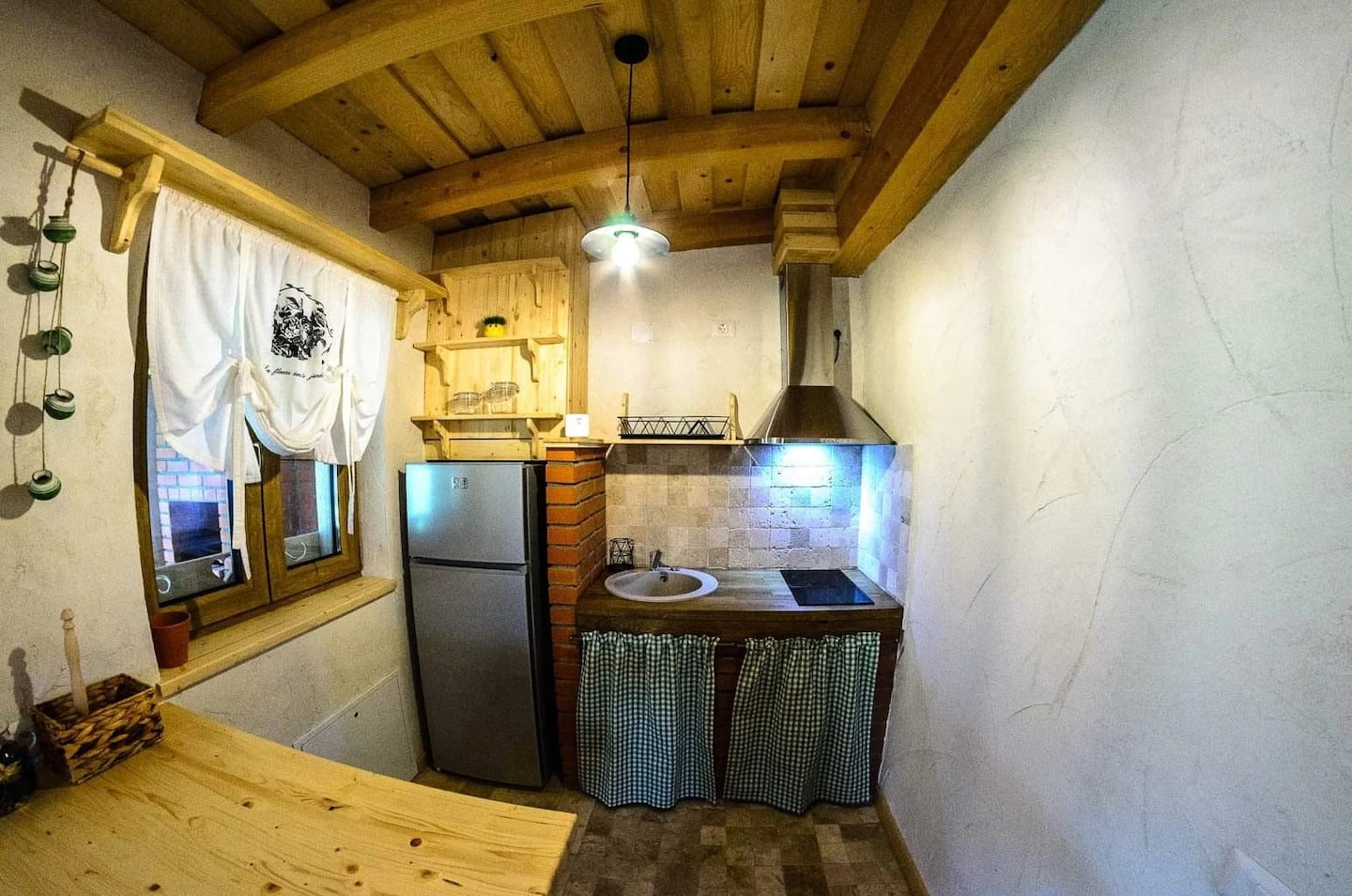 https://www.travlocals.com/uploads/0003/3548/2022/02/01/3522a31b-9df7-4305-a708-a1a21b182476.webp