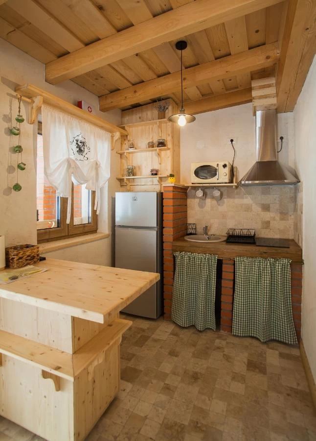 https://www.travlocals.com/uploads/0003/3548/2023/02/24/426363461.webp