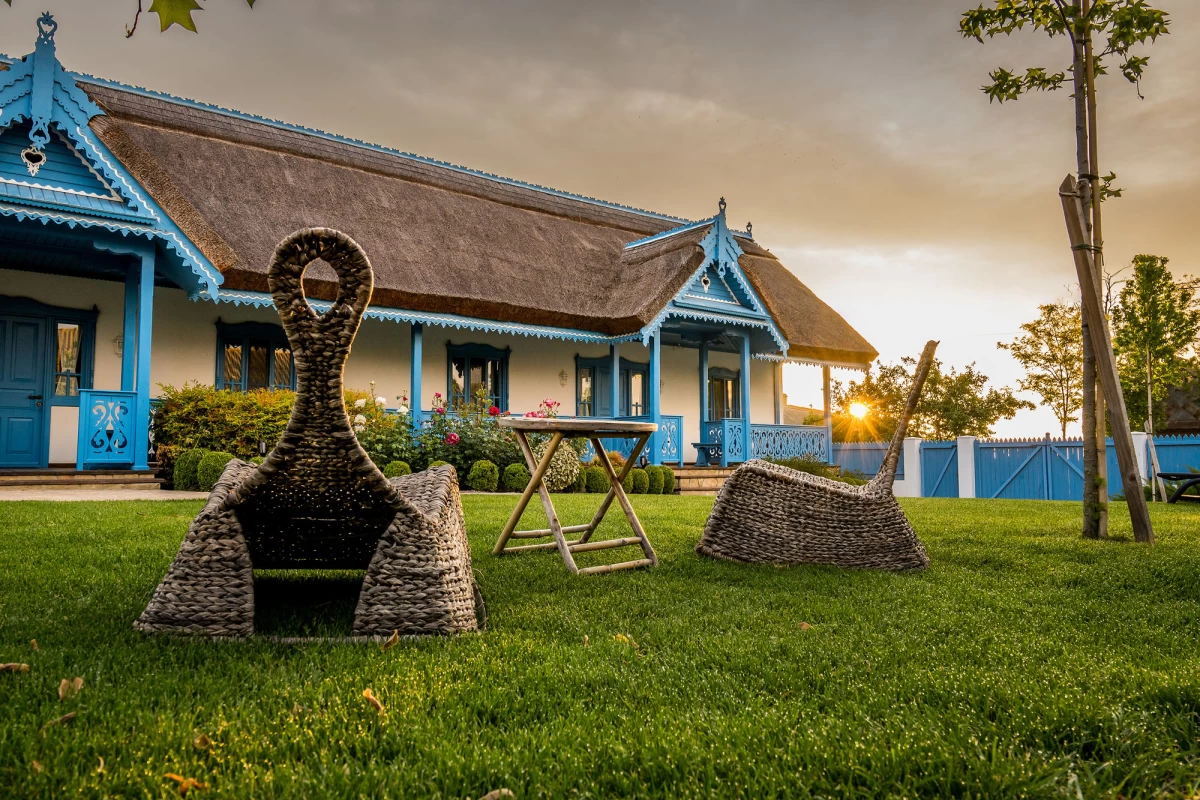 https://www.travlocals.com/uploads/0003/3785/2025/04/07/487300586-1092473906253944-5304842993900911628-n.webp