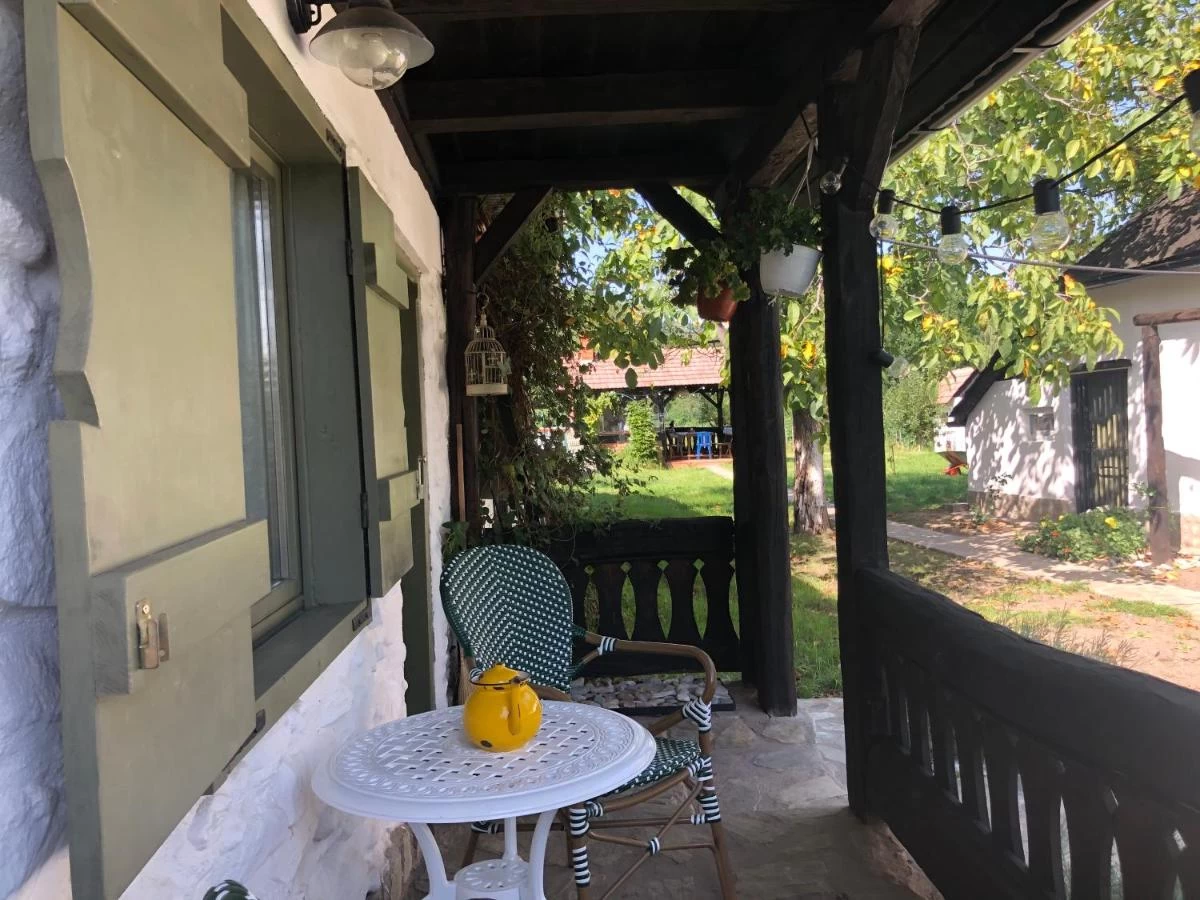 https://www.travlocals.com/uploads/0004/4248/2022/01/18/268681587.webp
