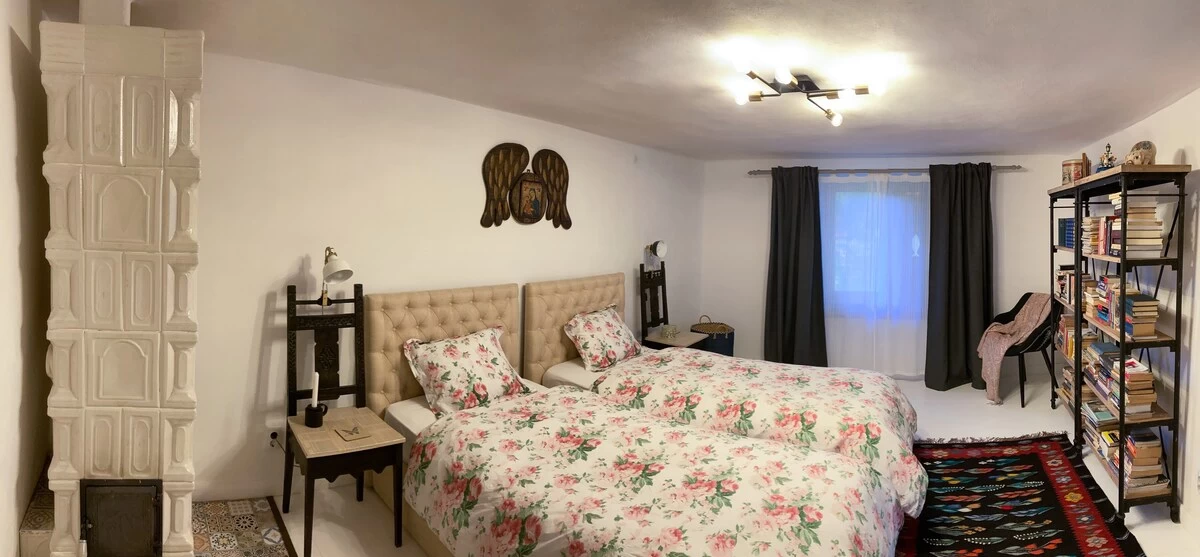 https://www.travlocals.com/uploads/0004/4248/2023/02/17/64587fc5-4a3f-4091-bca2-1ca842769a00.webp
