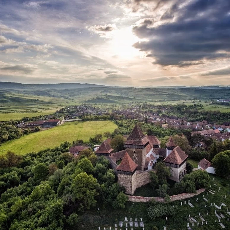 https://www.travlocals.com/uploads/0004/4573/2022/02/23/99242765-1567768466718294-8315123858344509440-n.webp