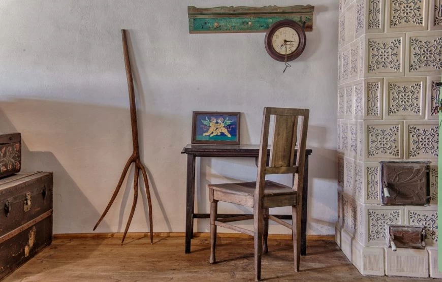 https://www.travlocals.com/uploads/0004/4573/2022/02/23/viscri32-28-1030x687-1-870x555.webp