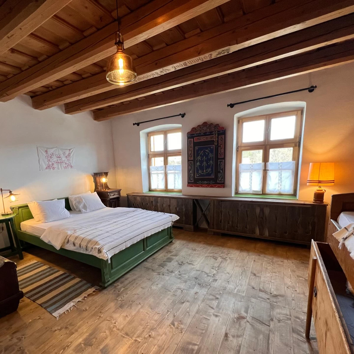 https://www.travlocals.com/uploads/0004/4573/2025/03/07/476870815-942653291309410-5033497044440629726-n.webp