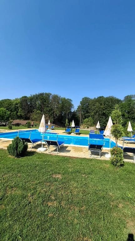 https://www.travlocals.com/uploads/0004/4579/2025/07/28/718597272.webp