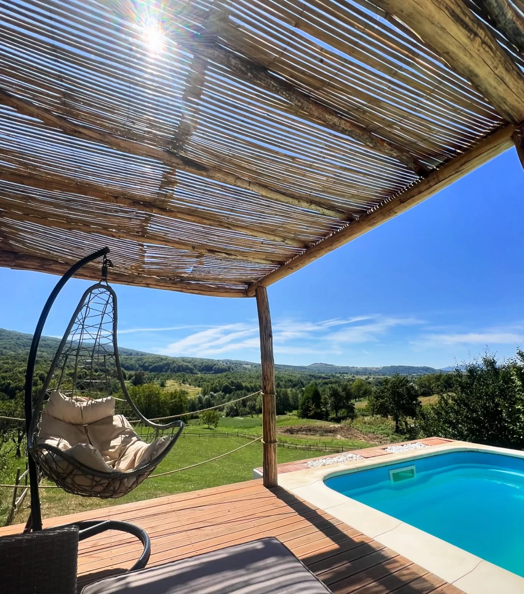 https://www.travlocals.com/uploads/0004/4984/2025/04/12/456729055-18009589025557616-7242030270509784622-n.webp