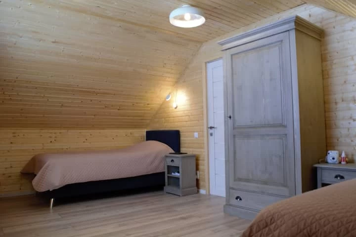 https://www.travlocals.com/uploads/0006/6004/2022/08/17/magura-little-chalet-13.webp