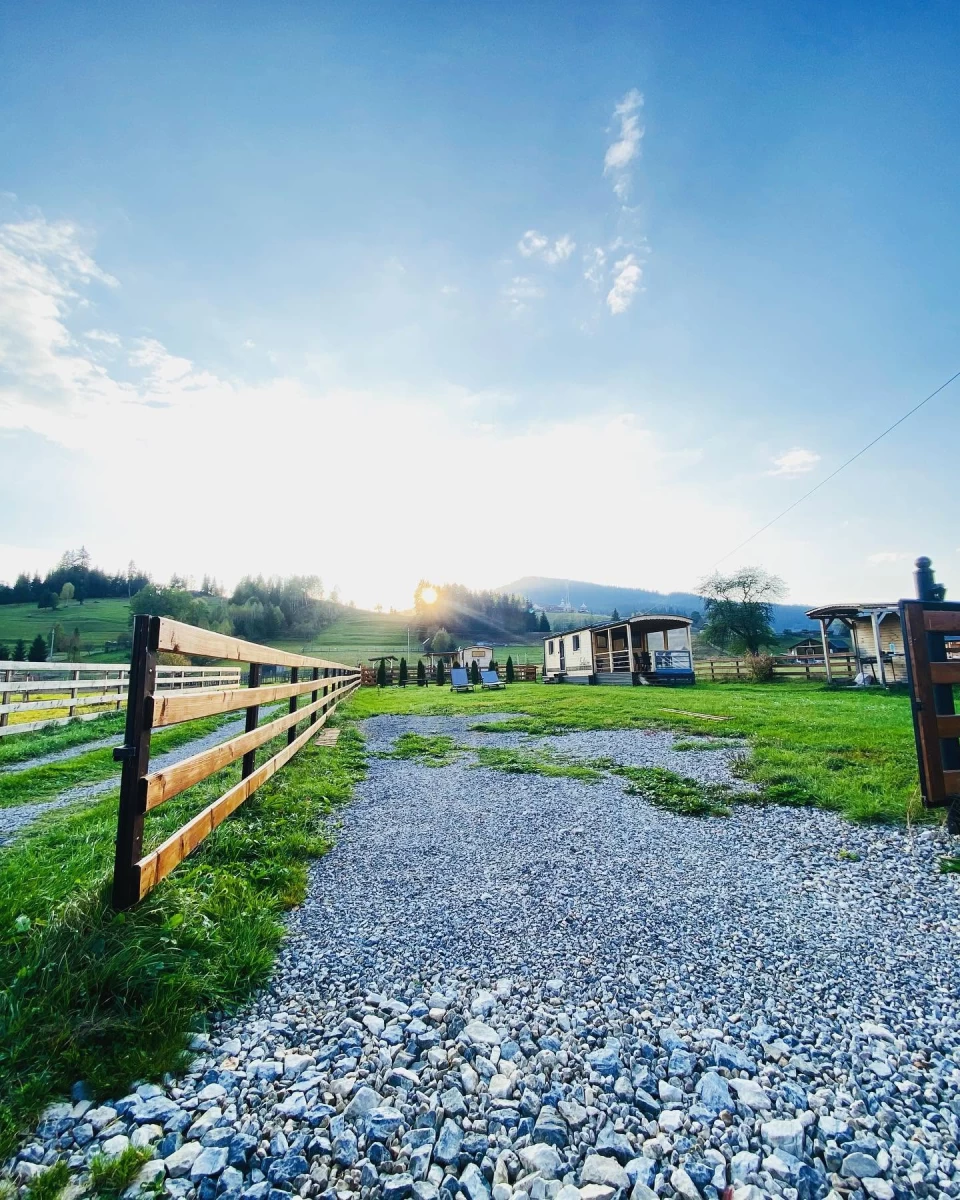 https://www.travlocals.com/uploads/0006/6079/2025/07/01/469179319-18036237869360418-6757868092527728485-n.webp