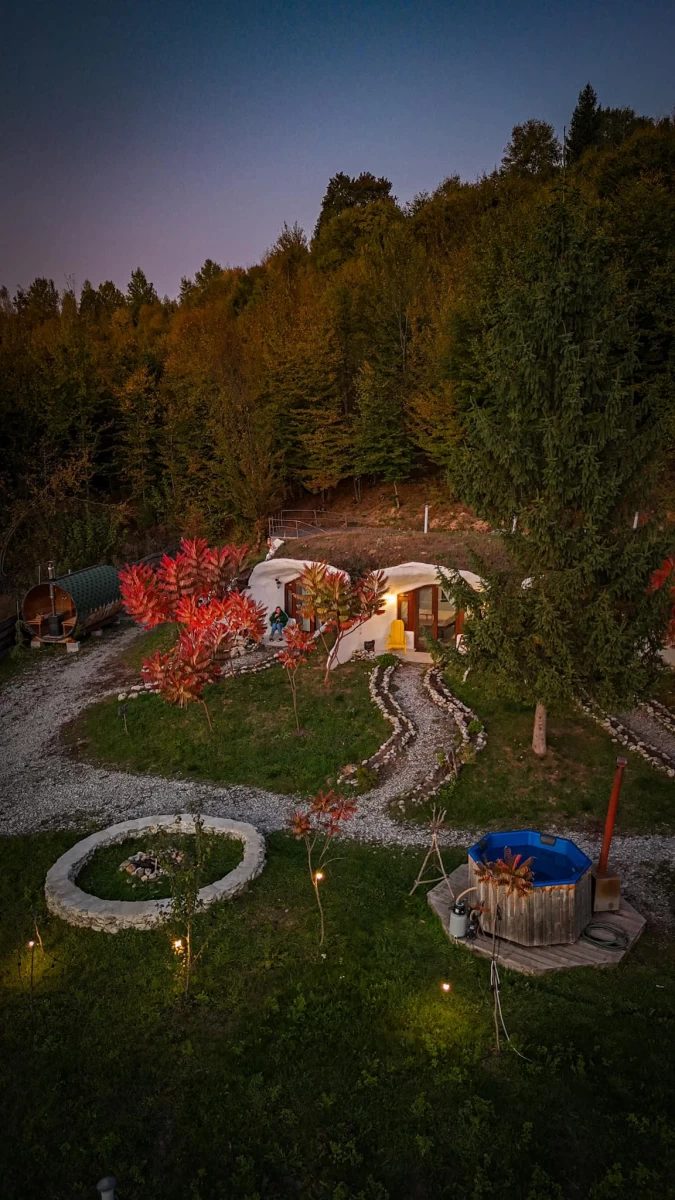https://www.travlocals.com/uploads/0006/6118/2025/04/01/484870122-666881769199871-3489602000579527257-n.webp