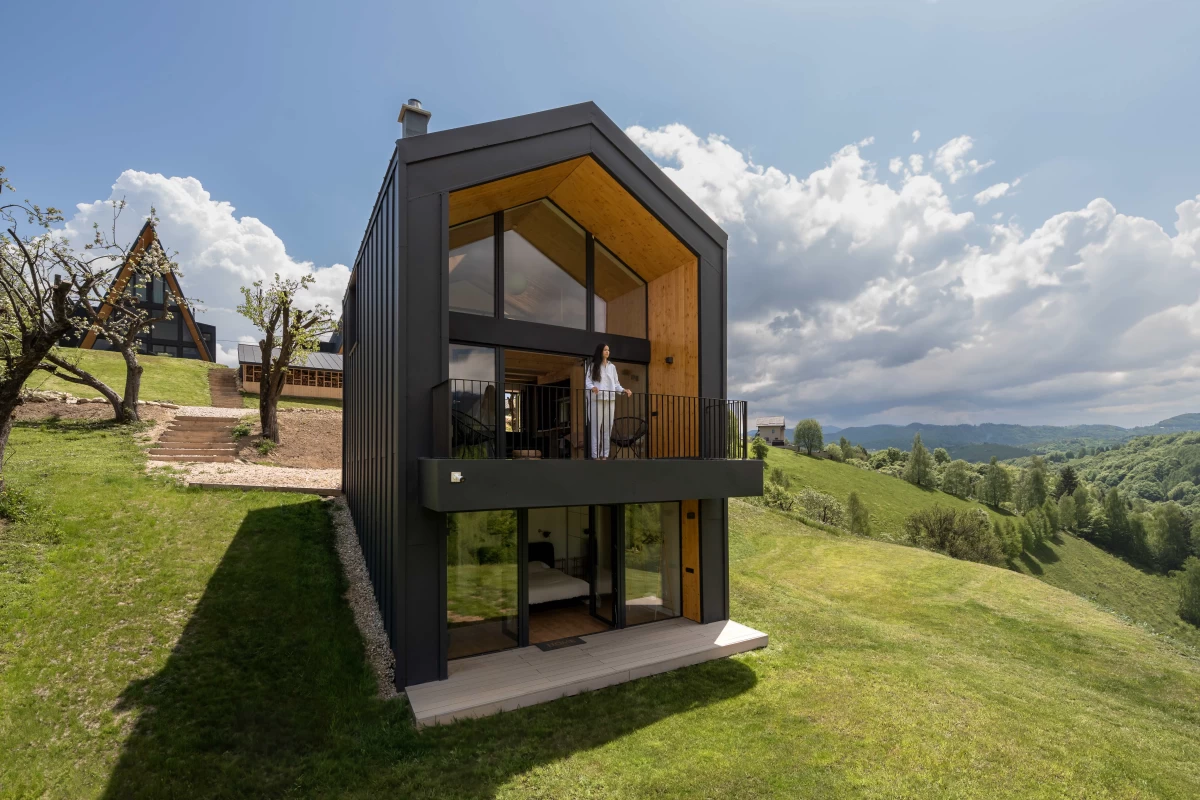 Amont Chalet. Nordic House with fireplace and best view towards Piatra Craiului mountains