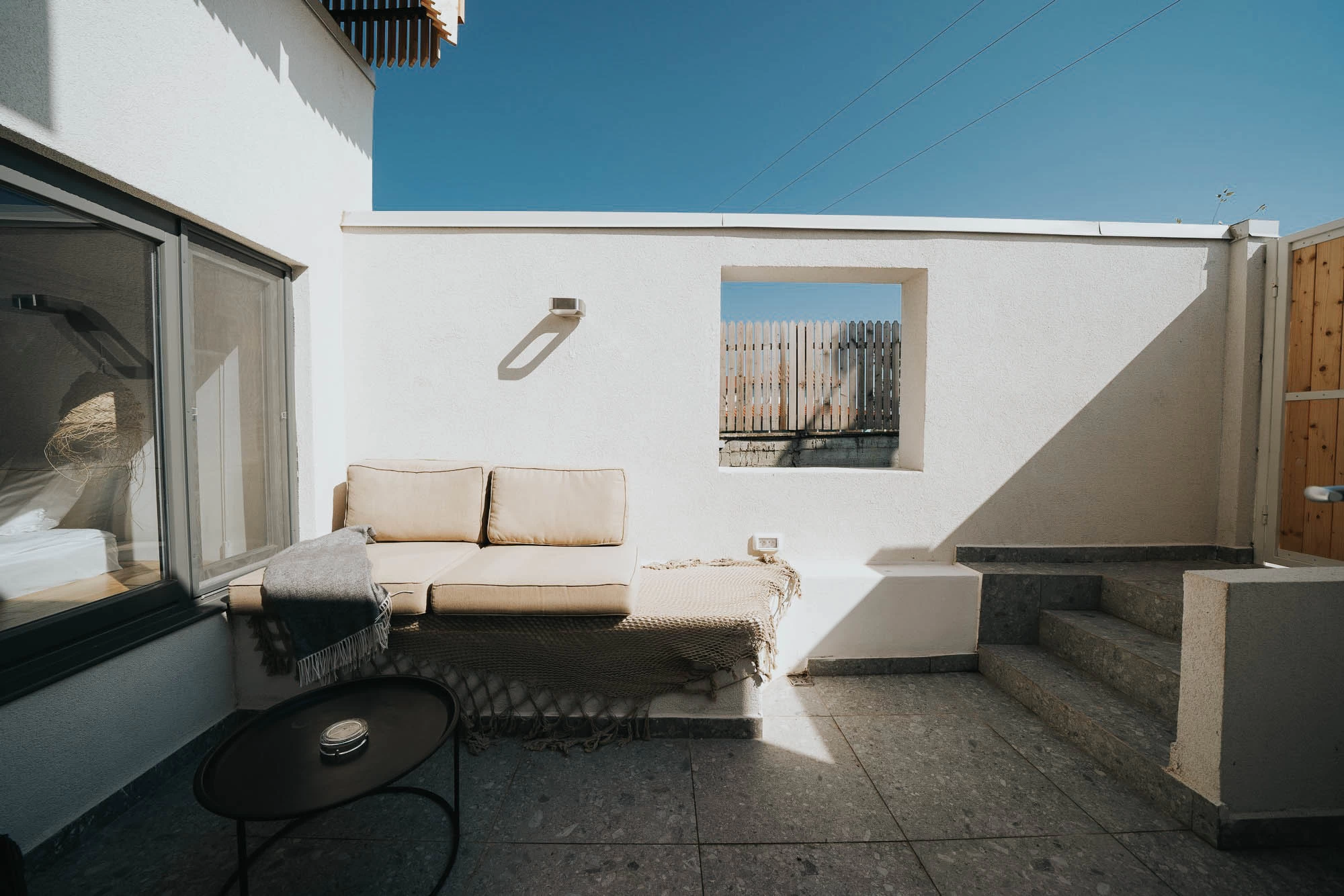 https://www.travlocals.com/uploads/0006/6191/2023/03/06/0-japanese-deluxe-suite-with-private-veranda-5.webp
