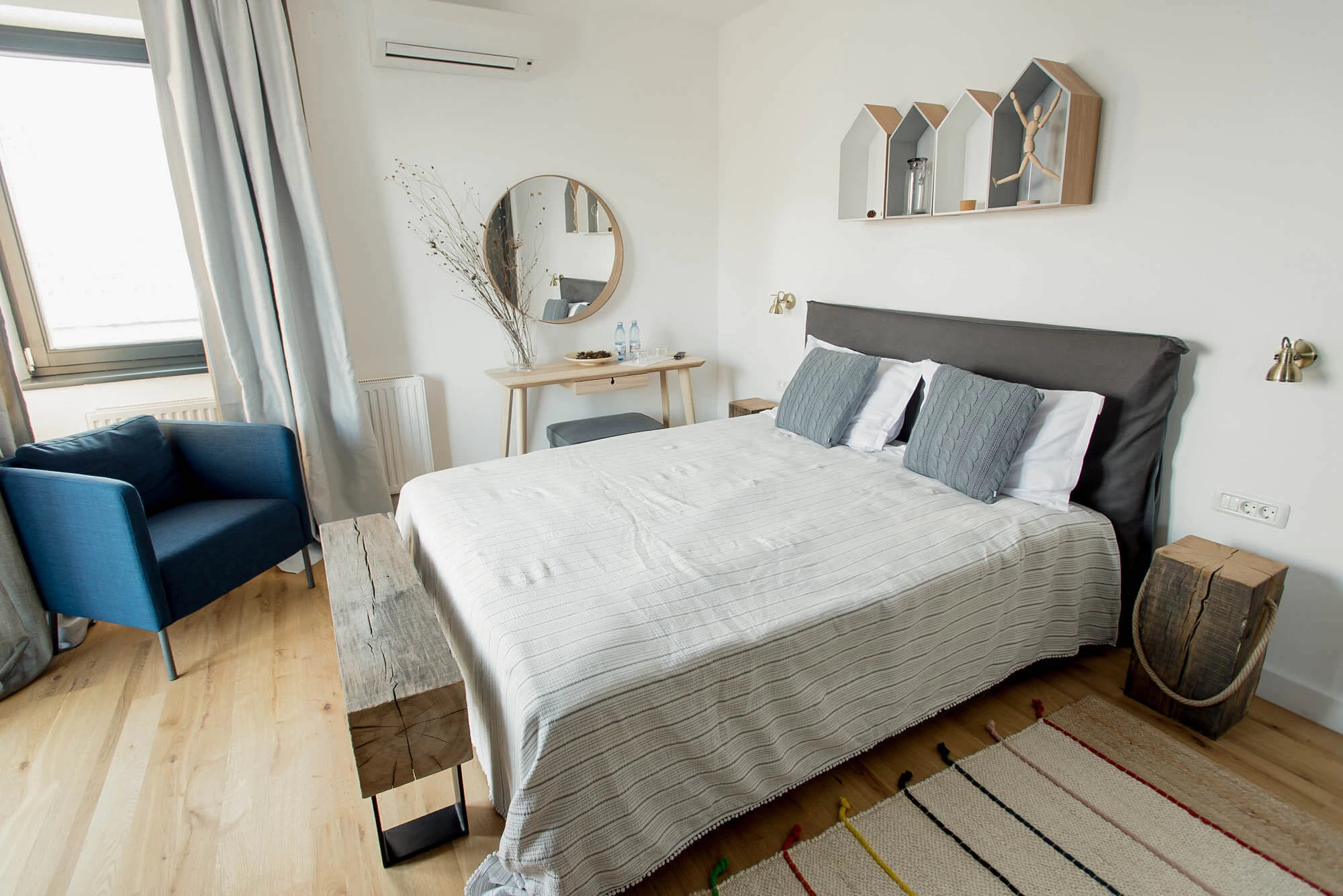 https://www.travlocals.com/uploads/0006/6191/2023/03/06/2-superior-double-room-with-city-view-1.webp