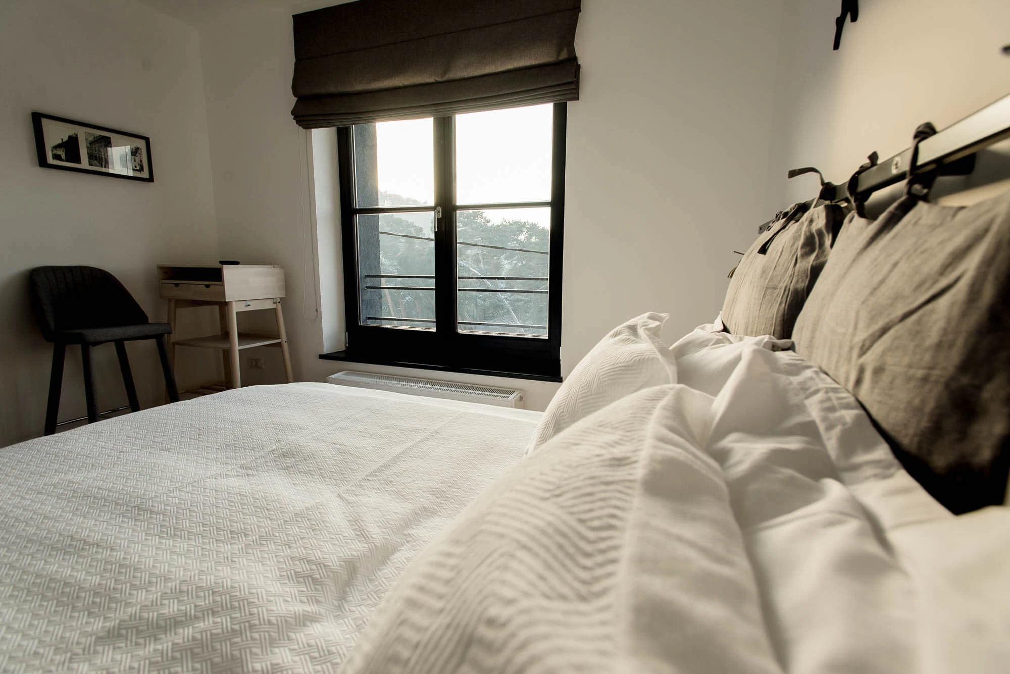 https://www.travlocals.com/uploads/0006/6191/2023/03/06/3-deluxe-apartment-pine-view-5-dormitor-mic.webp