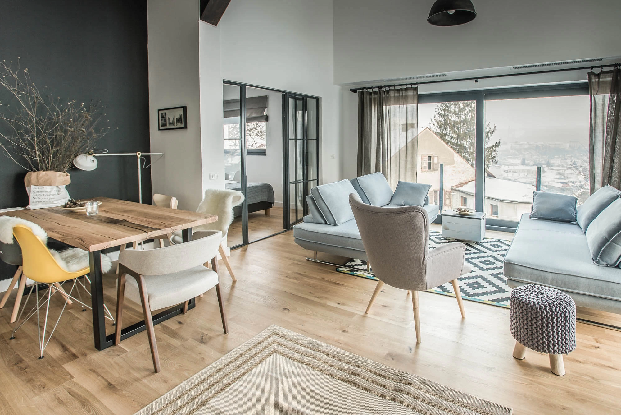 https://www.travlocals.com/uploads/0006/6191/2023/03/06/4-apartment-with-mountain-view-1.webp