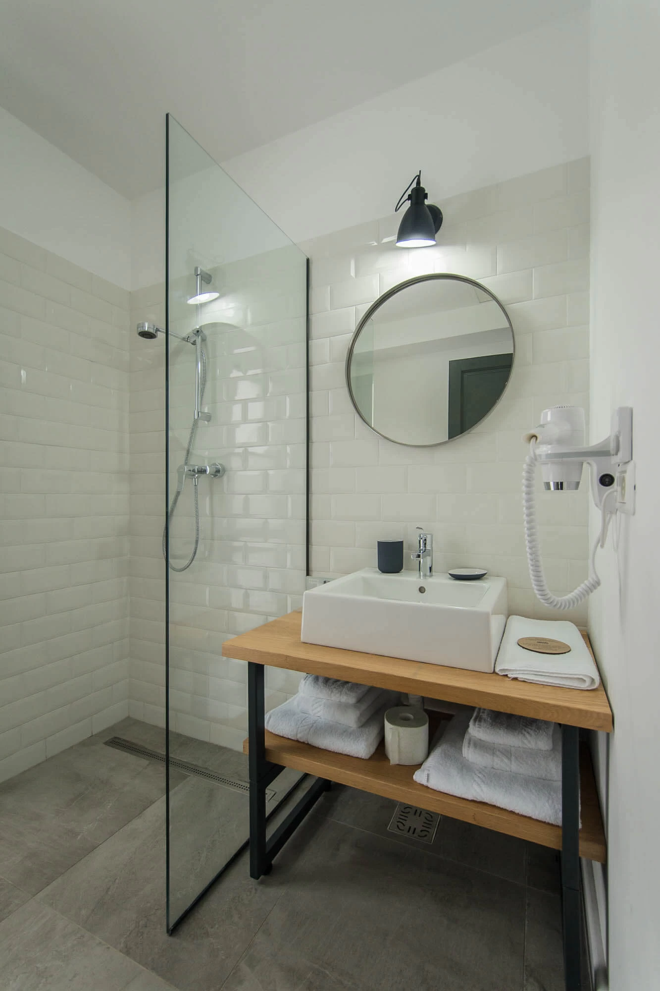 https://www.travlocals.com/uploads/0006/6191/2023/03/06/4-apartment-with-mountain-view-5.webp