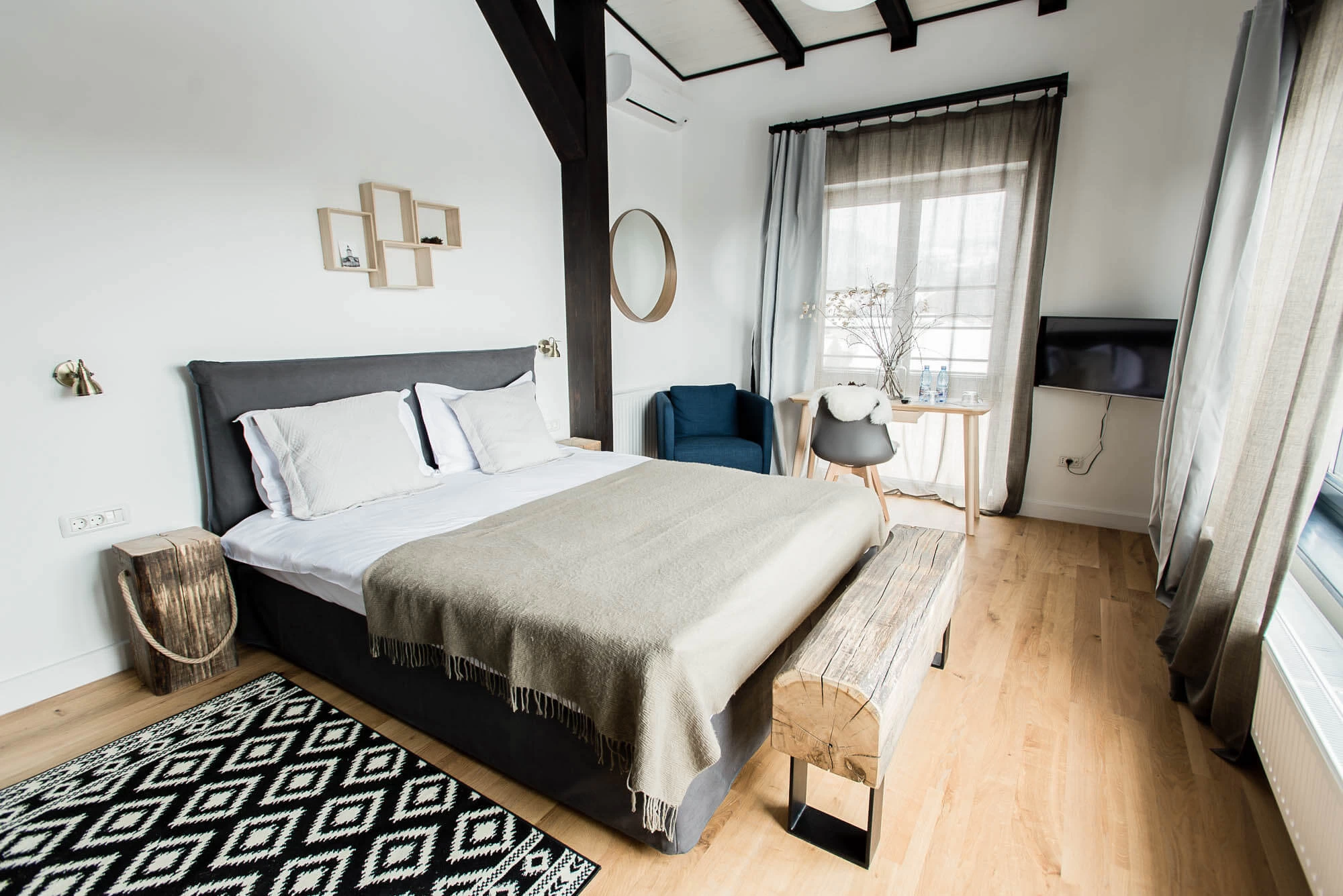 https://www.travlocals.com/uploads/0006/6191/2023/03/06/5-deluxe-double-room-pine-view-1.webp