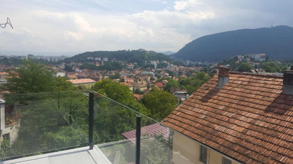 https://www.travlocals.com/uploads/0006/6191/2023/03/06/78488149.webp