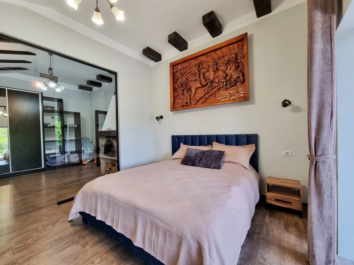 https://www.travlocals.com/uploads/0006/6197/2025/03/10/480475332-1311352366605040-9009879695503110529-n.webp