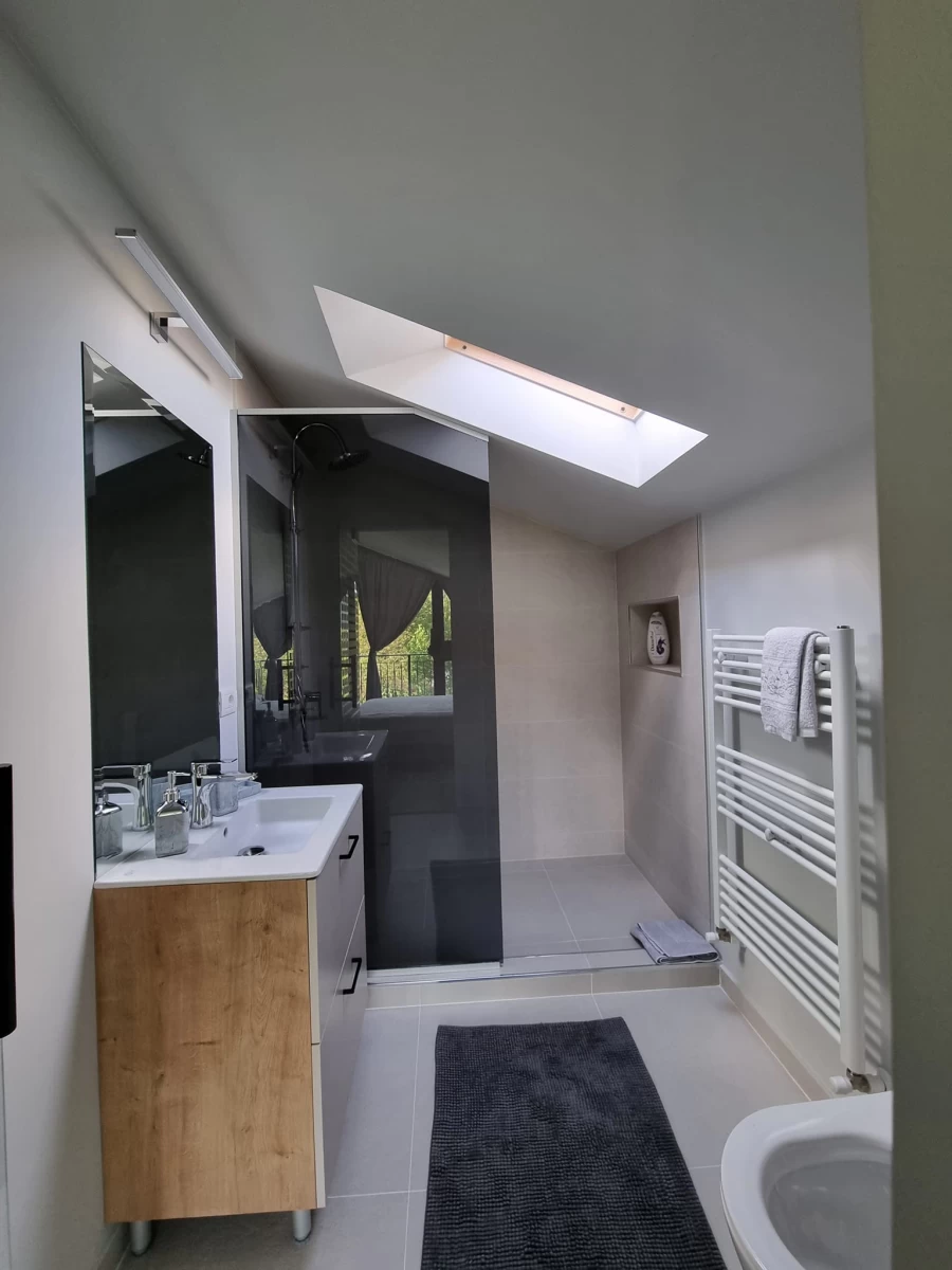 https://www.travlocals.com/uploads/0006/6197/2025/03/10/480741042-1311355859938024-5465656379360908756-n.webp