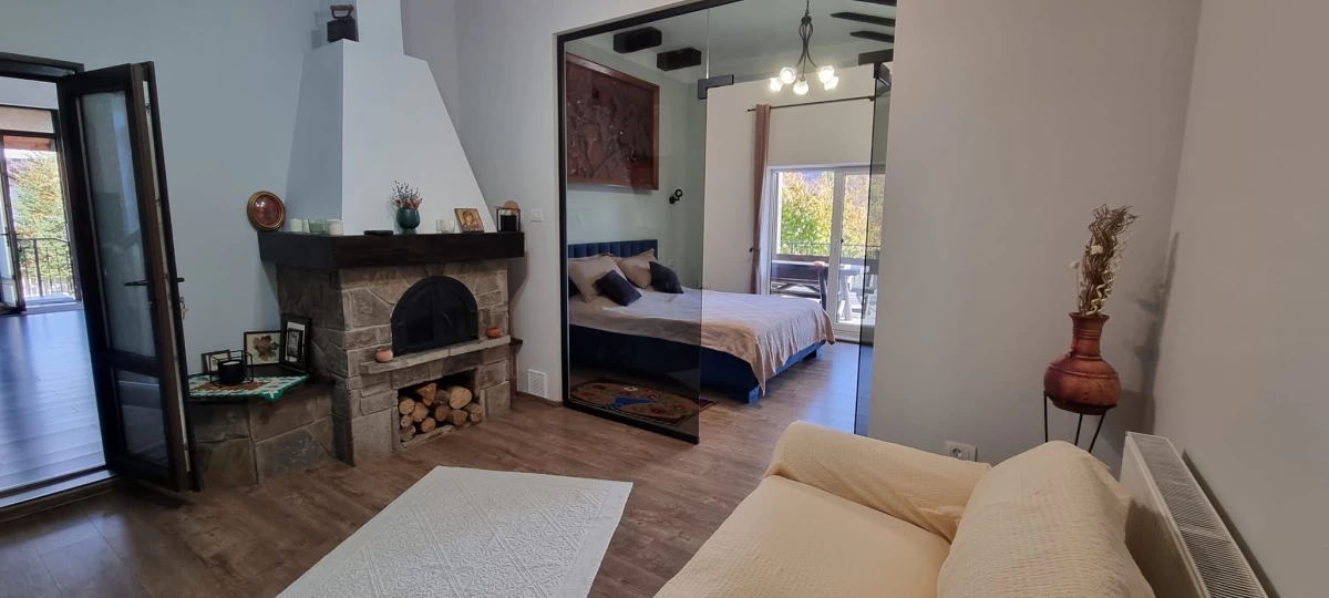 https://www.travlocals.com/uploads/0006/6197/2025/03/10/481171905-1315932192813724-6974144848476838693-n.webp