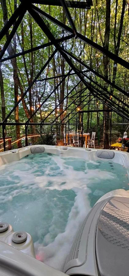 Montebello Chalet