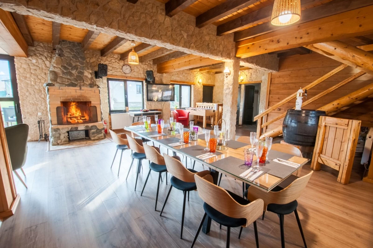 Supporter Chalet
