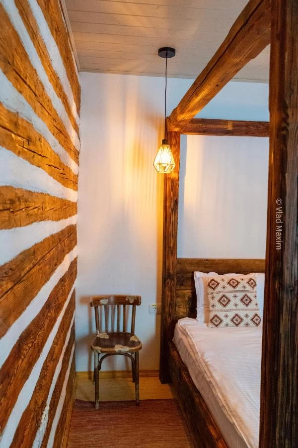 https://www.travlocals.com/uploads/0006/6755/2025/02/27/521505083.webp