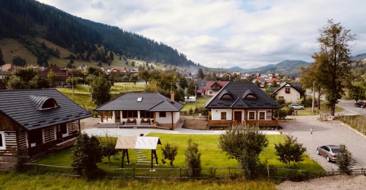 https://www.travlocals.com/uploads/0006/6755/2025/02/27/521512868.webp