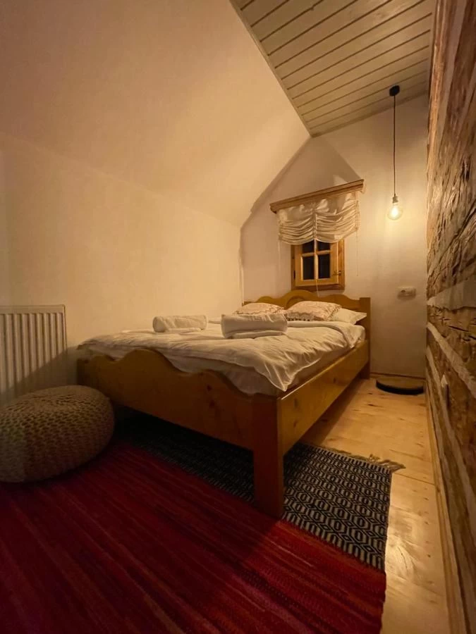 https://www.travlocals.com/uploads/0006/6755/2025/02/27/521516144.webp