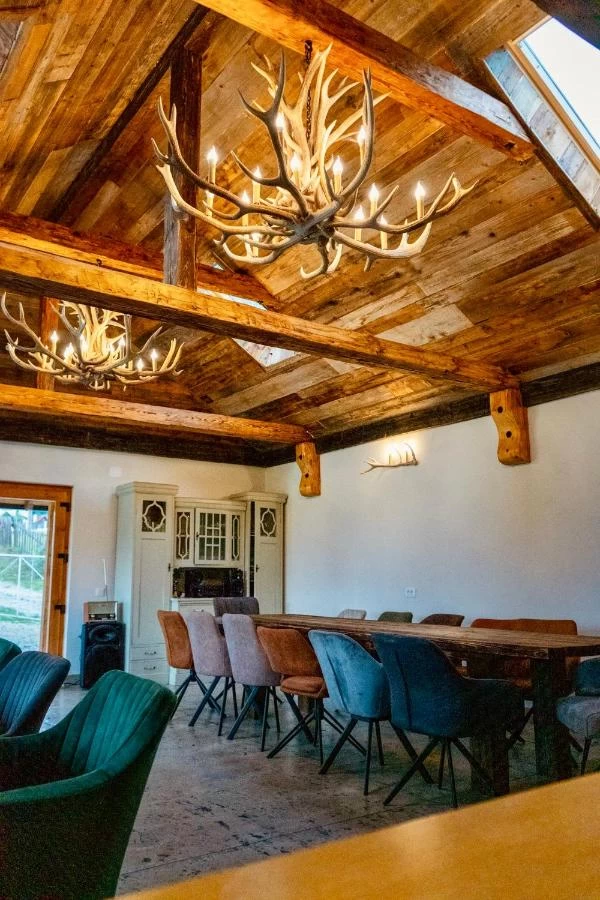 https://www.travlocals.com/uploads/0006/6755/2025/02/27/637058491.webp