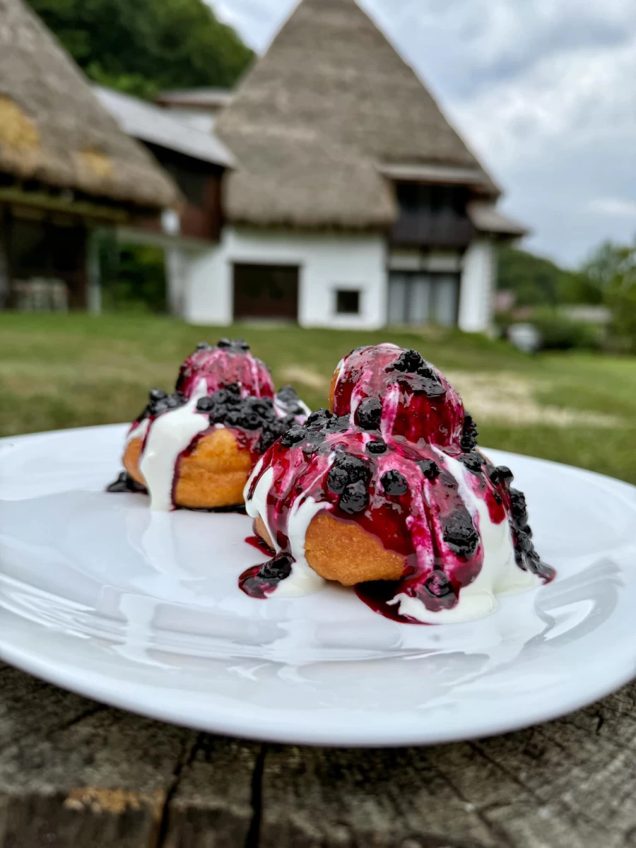 https://www.travlocals.com/uploads/0007/7765/2025/03/07/452989212-516873120863580-1254885580332107219-n.webp