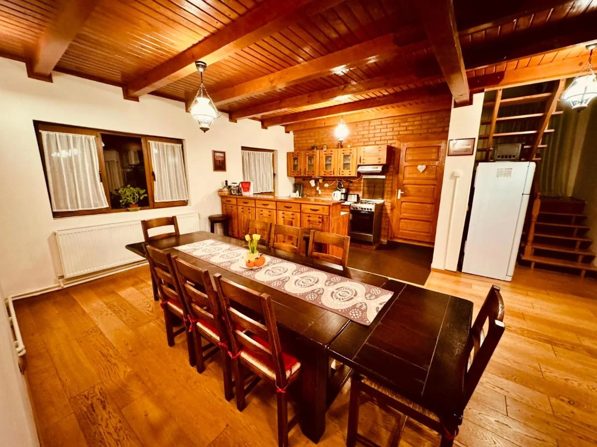 https://www.travlocals.com/uploads/0008/8764/2025/03/22/614503330.webp