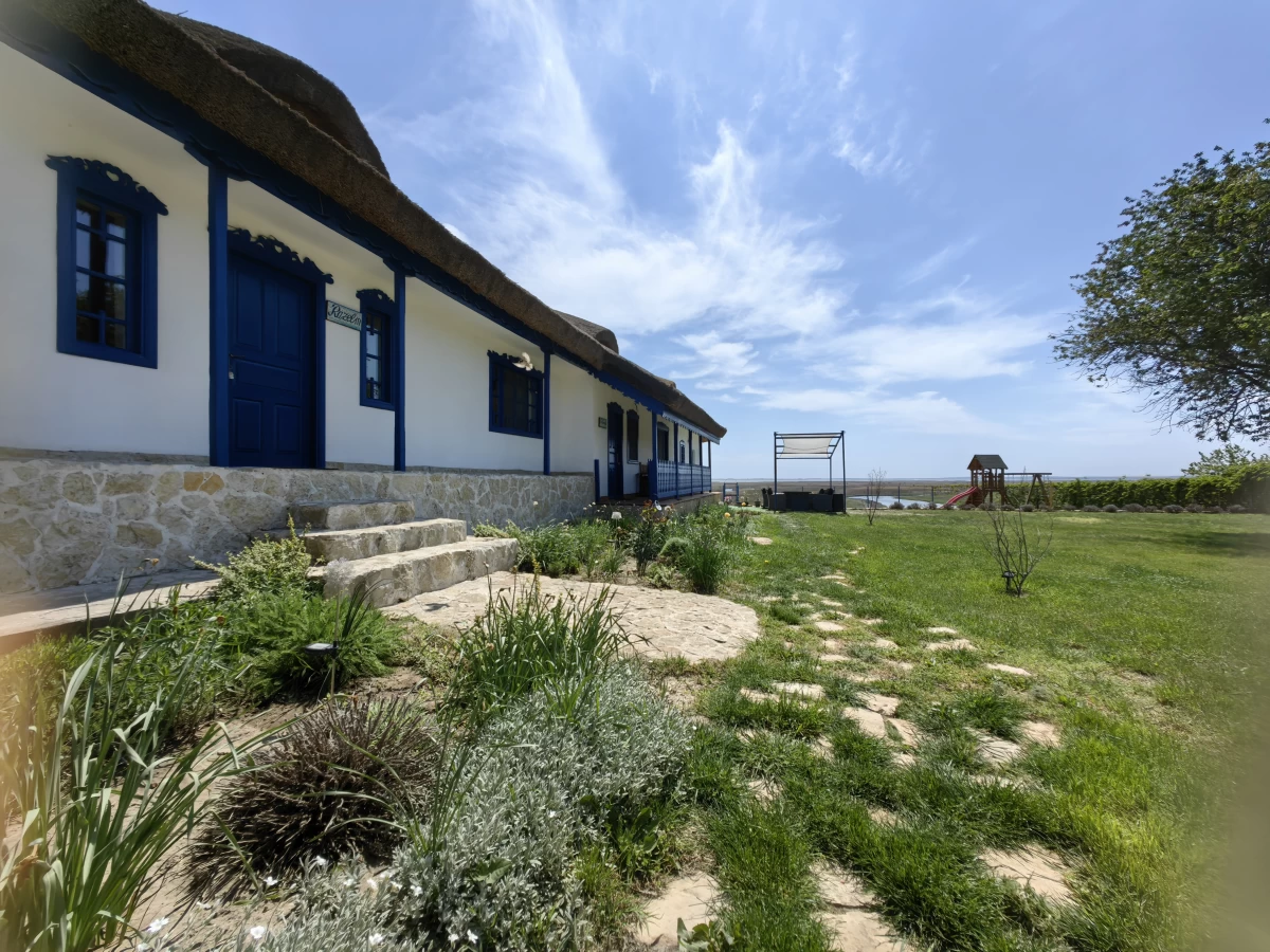 https://www.travlocals.com/uploads/0008/8791/2025/06/08/img-20250501-131955.webp