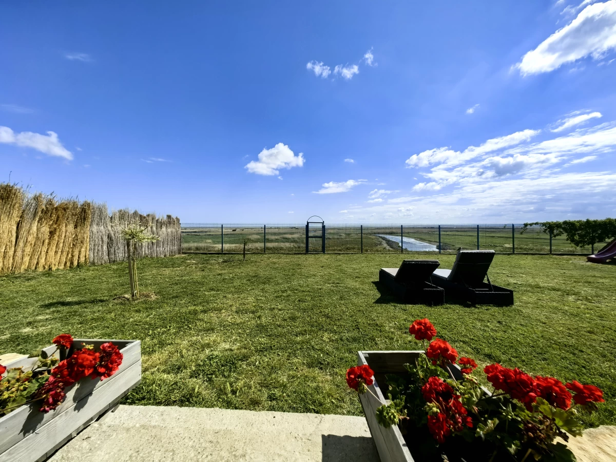 https://www.travlocals.com/uploads/0008/8791/2025/06/08/img-20250530-155845-edit-112721485082989.webp