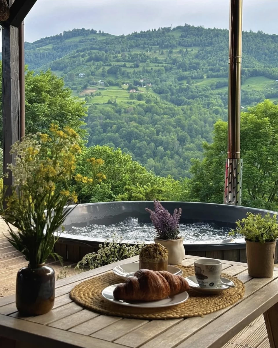 https://www.travlocals.com/uploads/0009/9337/2025/06/14/1fa2fe04-68a3-451e-8ff3-b92c23db44af.webp