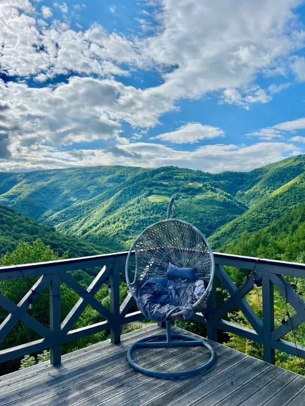 https://www.travlocals.com/uploads/0009/9337/2025/07/31/screenshot-2025-07-31-171627.webp