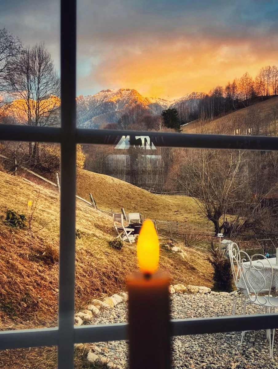https://www.travlocals.com/uploads/0009/9364/2025/03/01/whatsapp-image-2025-03-01-at-224141-1.webp