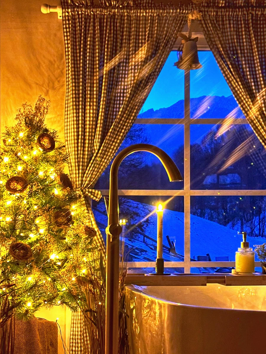 https://www.travlocals.com/uploads/0009/9364/2025/03/01/whatsapp-image-2025-03-01-at-224141-2.webp